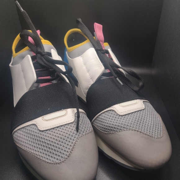 Balenciaga - Picture 4 of 7